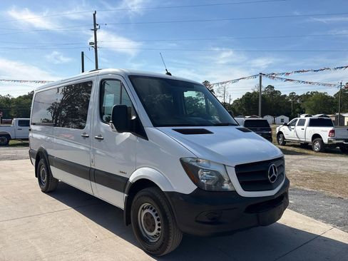 Used 2016 Mercedes-Benz Sprinter 2500 image 3