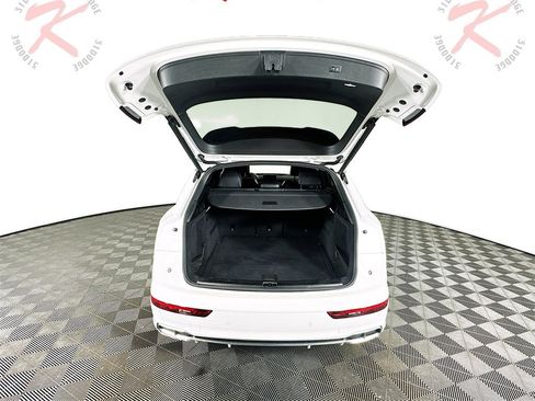 Used 2018 Audi SQ5 Prestige w/ Prestige Package image 30