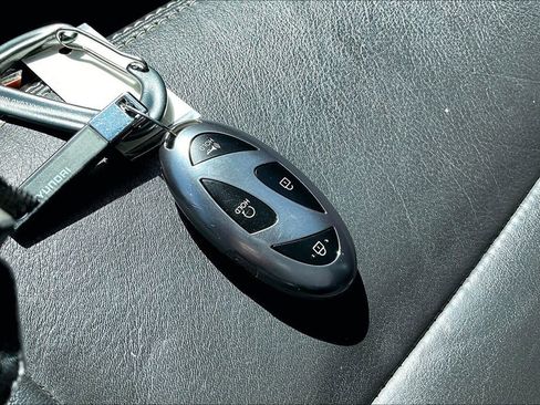 Certified 2025 Hyundai Elantra SEL FWD image 12