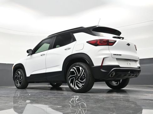 Used 2024 Chevrolet TrailBlazer RS FWD image 23