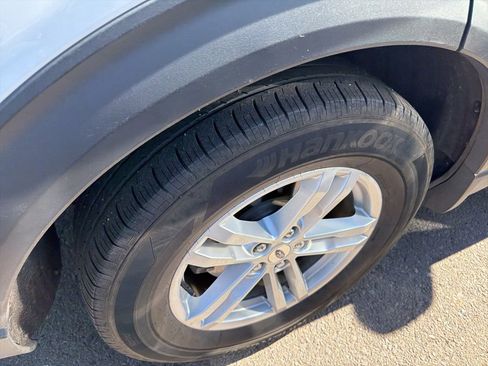 Used 2024 Ford Explorer XLT w/ Equipment Group 202A image 7