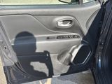 Used 2023 Jeep Renegade Latitude w/ Premium Group image 5