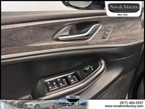 Used 2023 Jeep Grand Cherokee L Limited AWD/4WD image 13