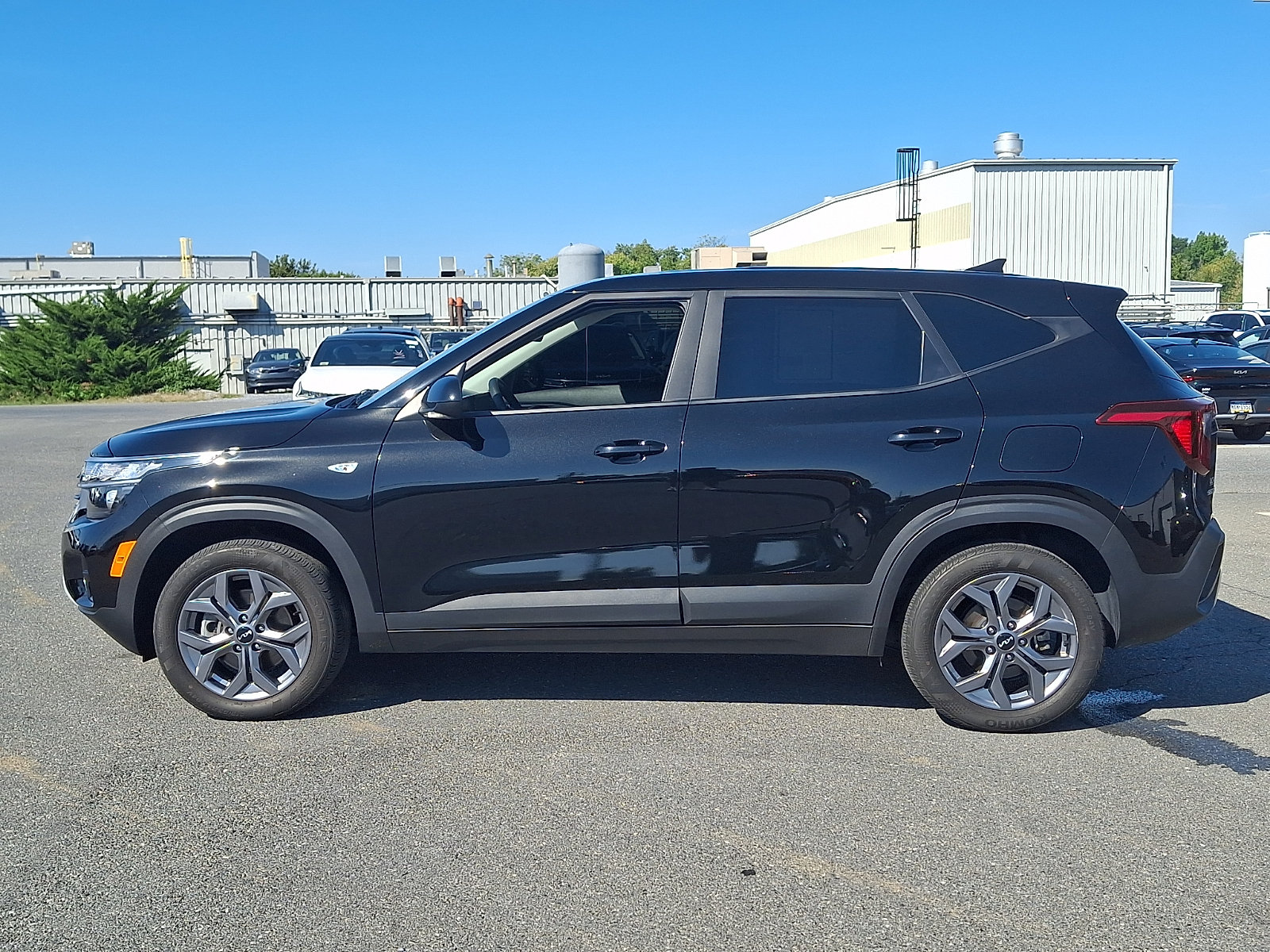 Used 2025 Kia Seltos LX AWD/4WD image 7