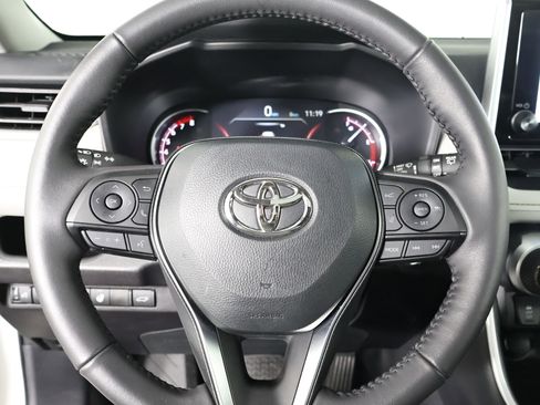 Used 2025 Toyota RAV4 XLE image 20