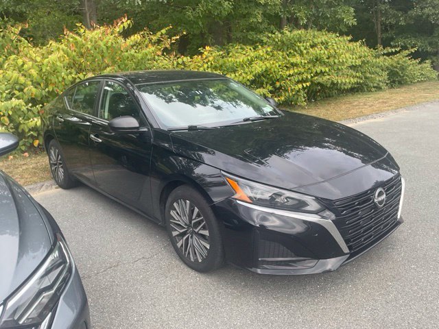 Used 2024 Nissan Altima 2.5 SV FWD image 1