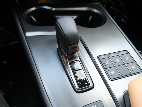 Used 2025 Lexus UX 300h FWD image 28