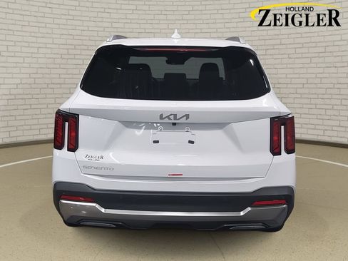 New 2026 Kia Sorento S image 6