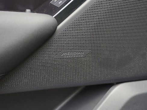 Used 2026 Land Rover Range Rover Velar Dynamic SE image 11