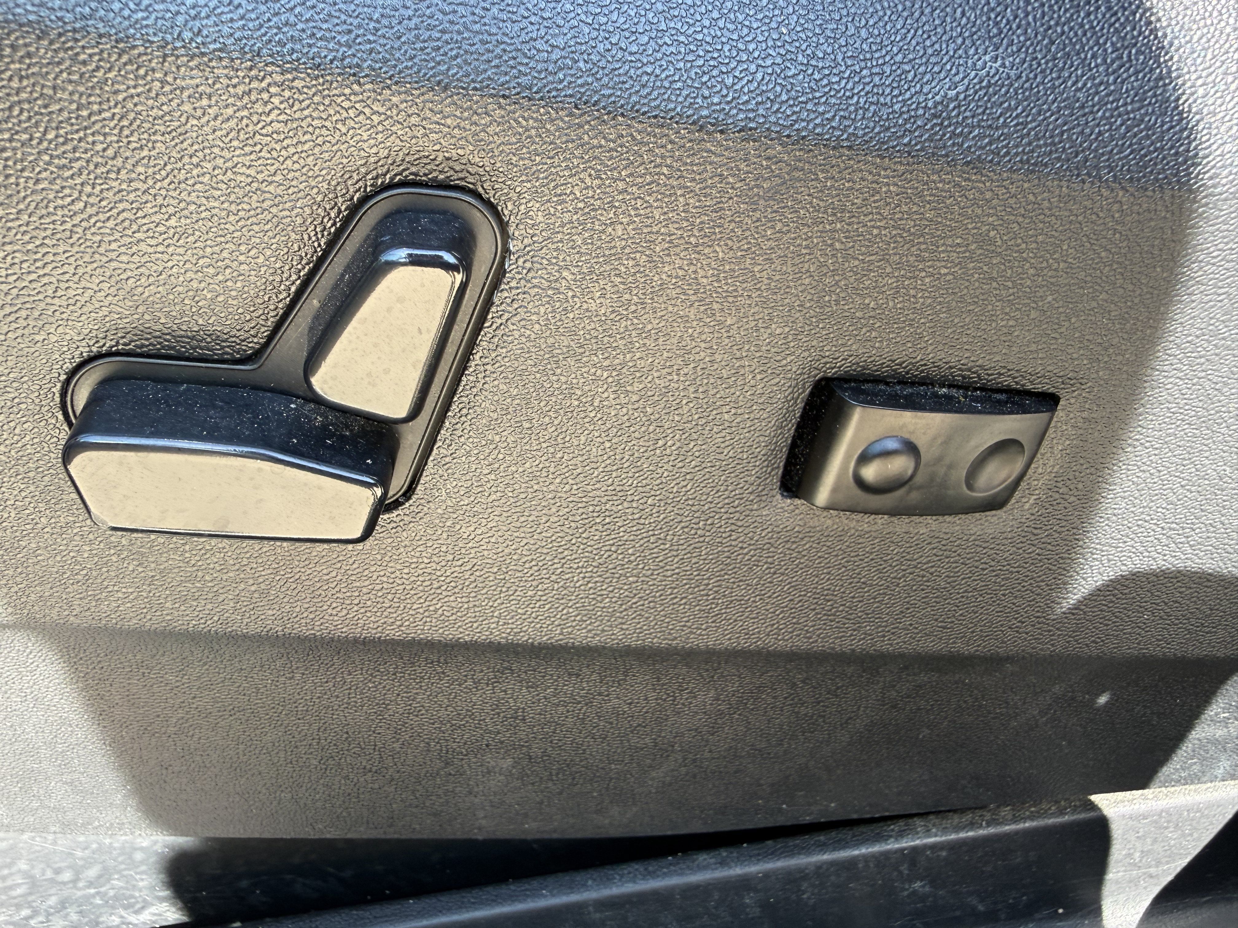 Used 2014 Dodge Grand Caravan SXT FWD image 27