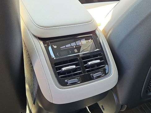 New 2026 Volvo XC90 B6 Plus w/ Protection Package Premier image 16