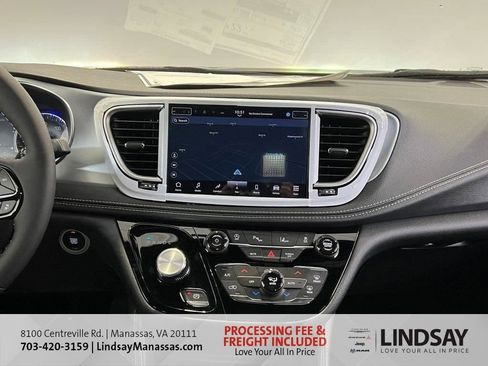 New 2026 Chrysler Pacifica Limited w/ S Appearance Package image 17