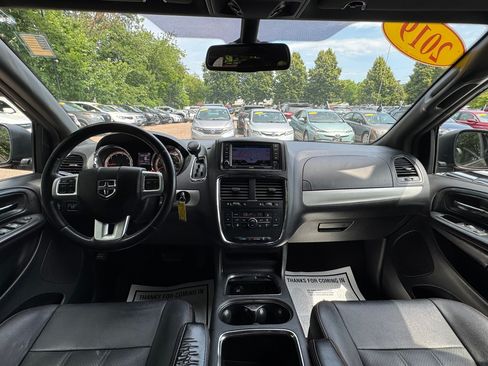 Used 2019 Dodge Grand Caravan GT FWD image 14