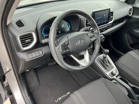 Used 2026 Hyundai Venue SEL FWD image 18