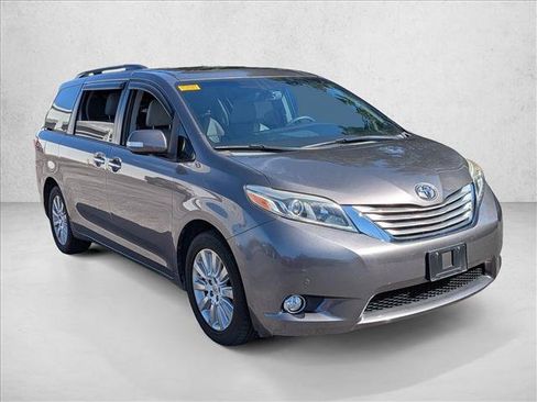 Used 2015 Toyota Sienna Limited Premium AWD/4WD image 4