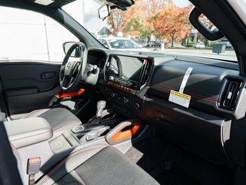 New 2026 Nissan Frontier PRO-4X w/ Pro-4x Convenience Package image 30