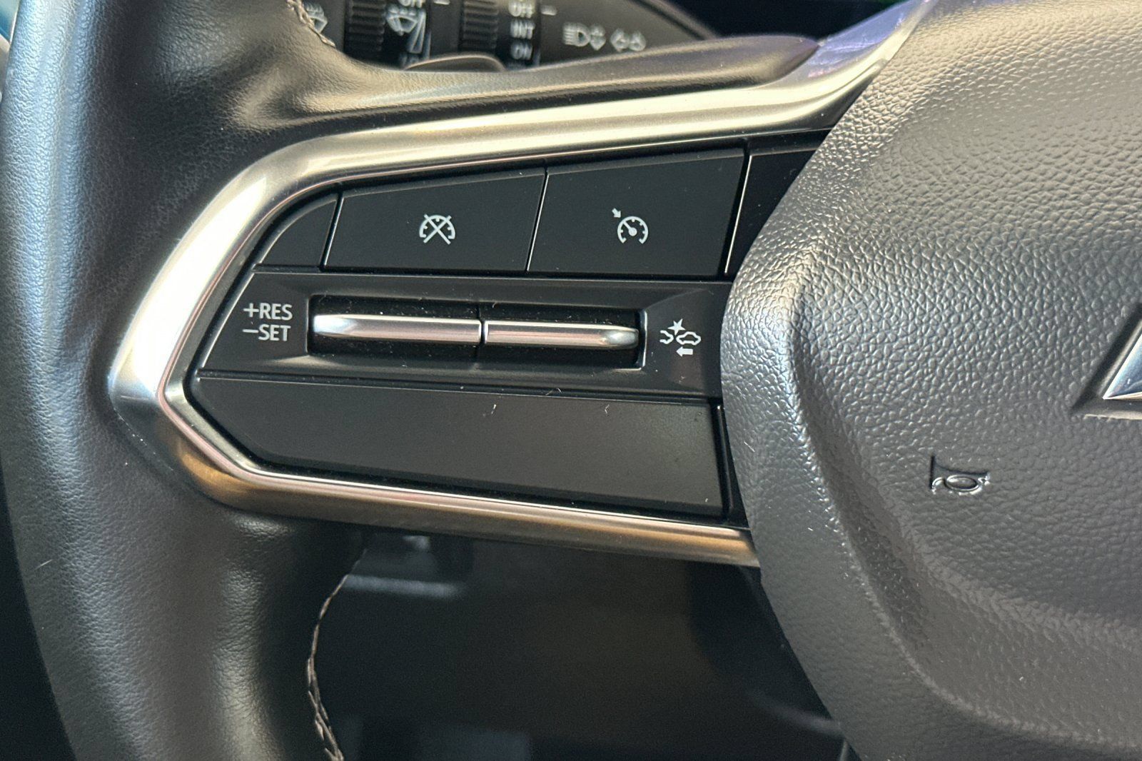 Used 2024 Chevrolet Equinox EV LT FWD image 35