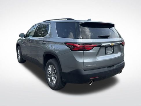 Used 2023 Chevrolet Traverse LT FWD image 3
