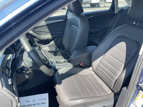 Used 2021 Volkswagen Jetta SE FWD image 7