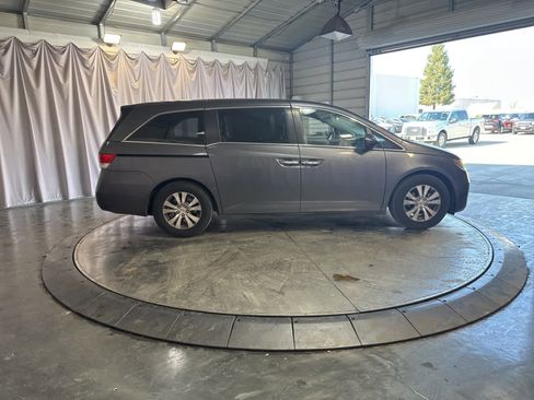 Used 2016 Honda Odyssey SE image 4