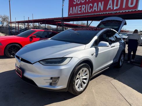 Used 2016 Tesla Model X image 2
