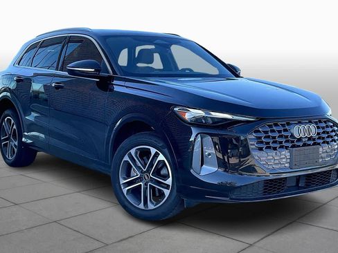 Certified 2025 Audi Q5 Premium w/ Convenience Package image 2