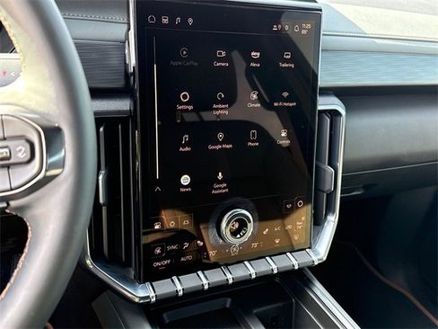 Used 2025 GMC Acadia AT4 image 27