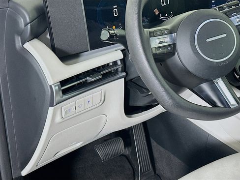 Used 2025 Hyundai Tucson SEL FWD image 17