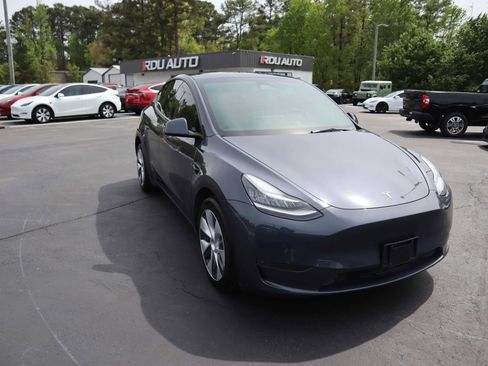 Used 2023 Tesla Model Y Long Range image 12