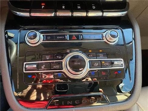 Used 2022 Lincoln Corsair FWD w/ Equipment Group 101A image 40