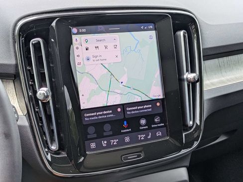 Certified 2023 Volvo XC40 B5 Ultimate w/ Climate Package AWD/4WD image 22