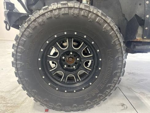 Used 2014 Jeep Wrangler Unlimited Rubicon w/ Max Tow Package AWD/4WD image 11