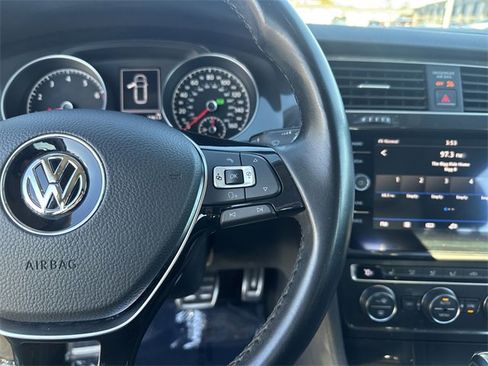 Used 2018 Volkswagen Golf Alltrack SEL image 17