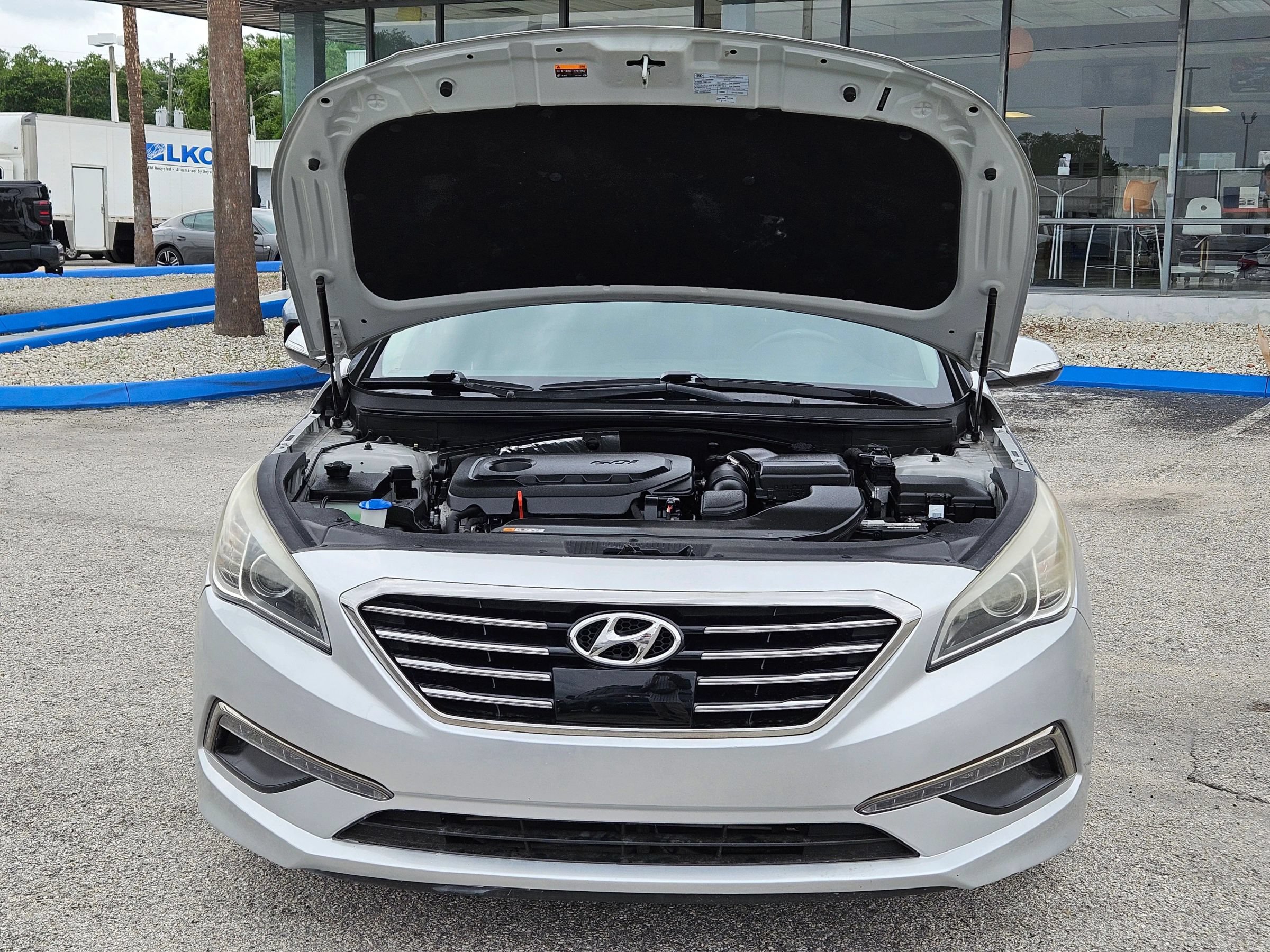 Used 2015 Hyundai Sonata Limited w/ Option Group 06 FWD image 18