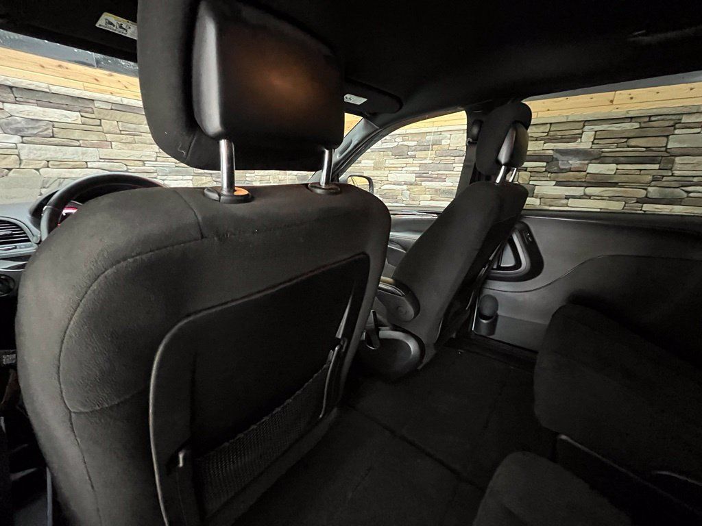 Used 2015 Dodge Grand Caravan SE FWD image 27