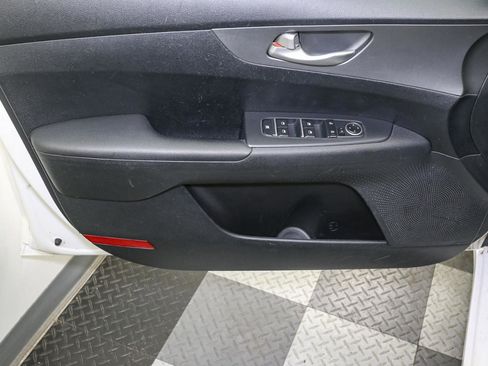 Used 2019 Kia Forte LXS image 38