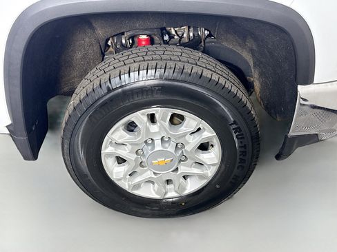 Used 2023 Chevrolet Silverado 2500 LT w/ Convenience Package image 32