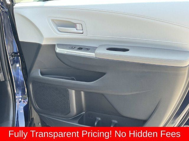 Used 2026 Toyota Sienna LE FWD image 21