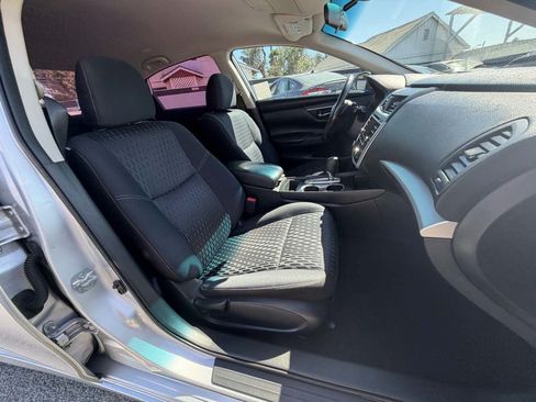 Used 2017 Nissan Altima 2.5 SV FWD image 34