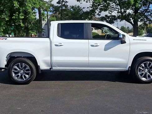 New 2025 Chevrolet Silverado 1500 LT image 9