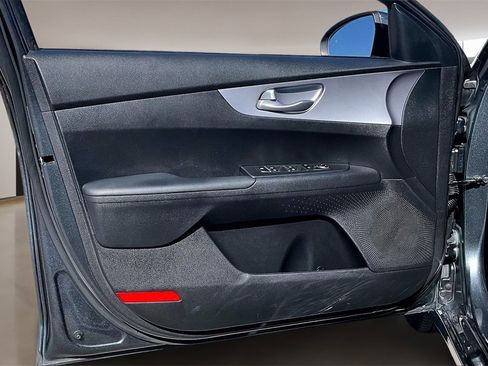 Used 2024 Kia Forte LXS w/ LXS Technology Package image 17