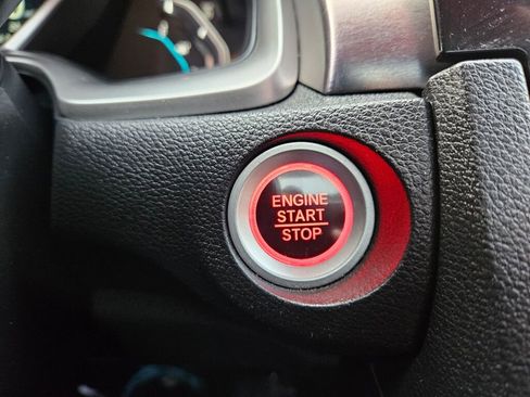 Used 2016 Honda Civic Touring image 4