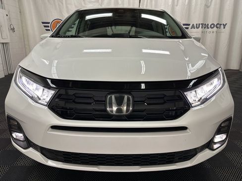 Used 2025 Honda Odyssey Touring image 4