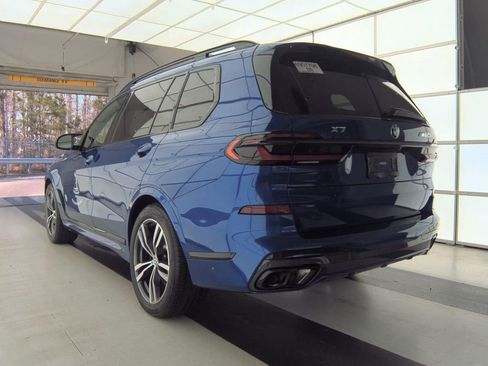 Used 2024 BMW X7 M60i image 4