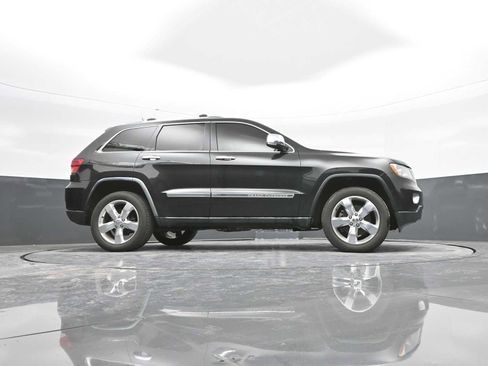 Used 2011 Jeep Grand Cherokee Overland Summit image 53