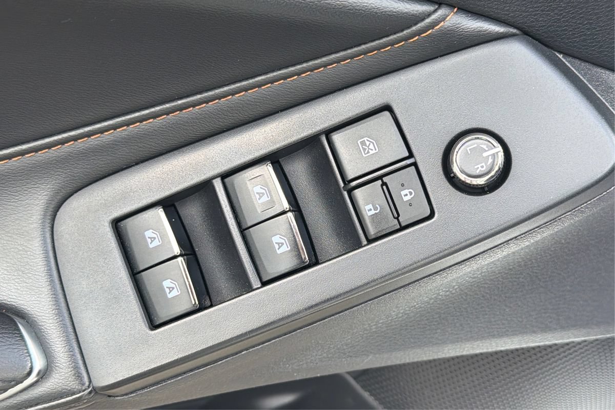 Used 2022 Toyota Avalon XSE FWD image 38