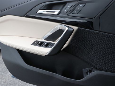 Certified 2025 BMW X1 xDrive28i w/ Technology Package image 26