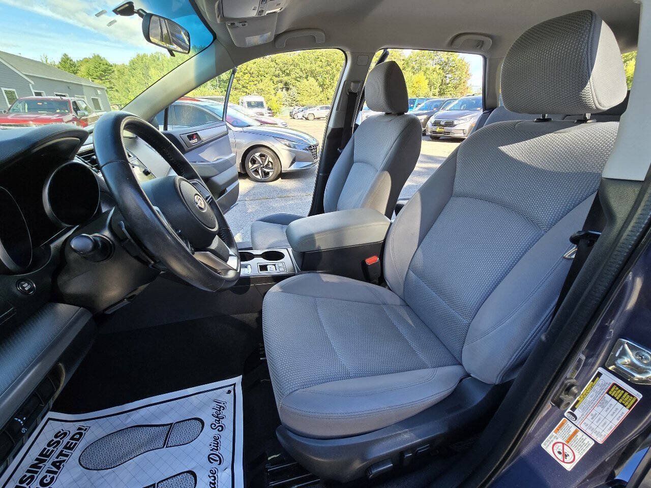 Used 2018 Subaru Outback 2.5i Premium AWD/4WD image 17