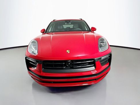 Certified 2025 Porsche Macan image 6