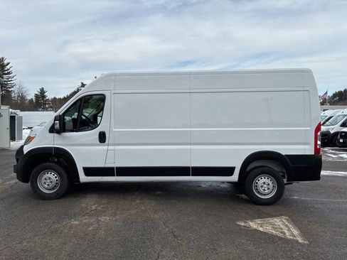 Used 2025 RAM ProMaster 2500 w/ Convenience Group image 6